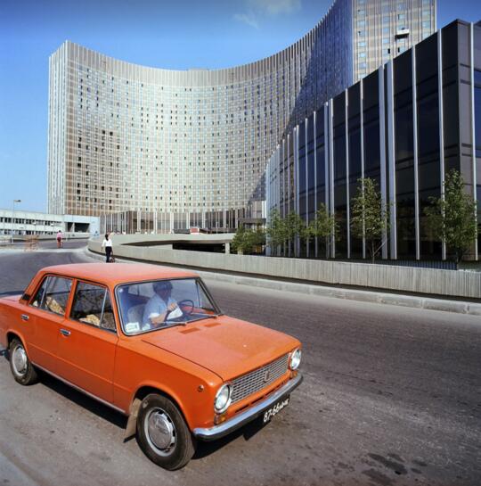Гостиница «Космос» в Москве © Виктор Кошевой/Фотохроника ТАСС