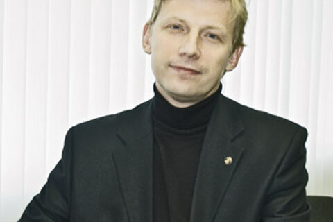 Алексей Мусакин отметил, что в период белых ночей цены на размещение и другие услуги резко возрастают