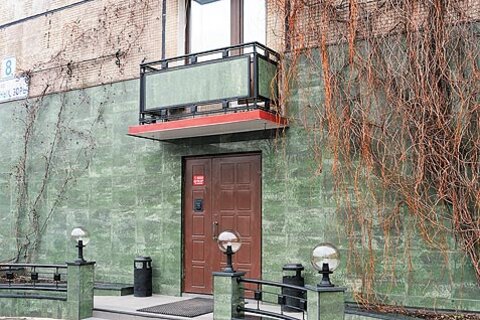 Инфраструктура отеля «Галакт» включает 78 номеров, кафе и комнату для переговоров