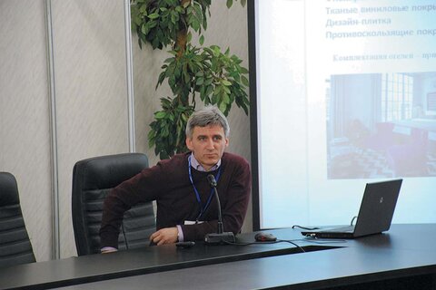  Олег Колимбет («Ортграф Компани») говорит, что преимущества коммерческих ковровых покрытий перед другими напольными покрытиями очевидны – они обладают высокими  звуко- и теплоизоляционными свойствами, повышенной износостойкостью, легкостью в уборке и пре