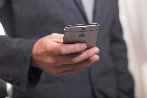 Путешественники все чаще планируют и бронируют поездку с помощью телефона.