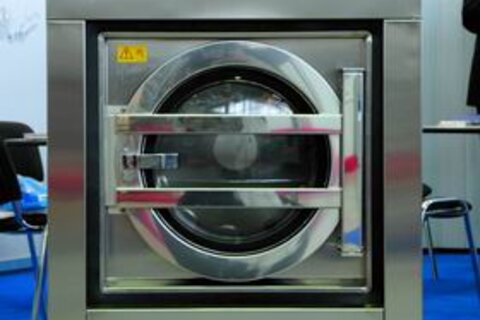 В этой стиральной машине с загрузкой 16 кг использован новый тип программатора Graphitronic, который позволяет объединять все стиральные машины прачечной в единую сеть и управлять или централизованно!