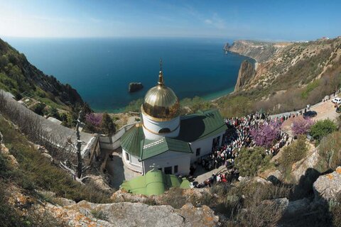 Крым и Севастополь делают серьезную ставку на развитие православного туризма. На фото — Свято-Георгиевский монастырь в Балаклавском районе Севастополя