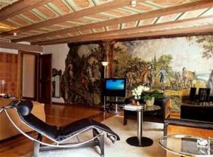 В Widder Hotel в Цюрихе фрески XVI века удачно вписались в современный интерьер