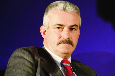 Майкл О’Хэйр отметил, что практически все международные авиарейсы совершаются в Москву и Петербург.