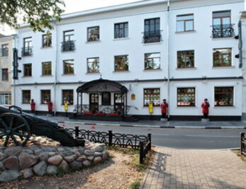 Синема клуб «Иоанн Васильевич» расположен в реконструированном здании в центре Ярославля