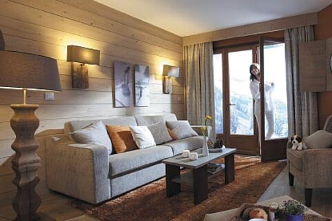 Резиденция Pierre&Vacances Premium Amara Avoriaz находится в Авориазе (Франция) в  7 км от зоны катания на лыжах курорта Ле-Же. К услугам гостей  апартаменты с кухней, бар, ресторан, крытый бассейн с подогревом