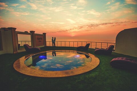 Tantra Beach — камерный пляжный клуб, работающий в концепции «только для взрослых»
