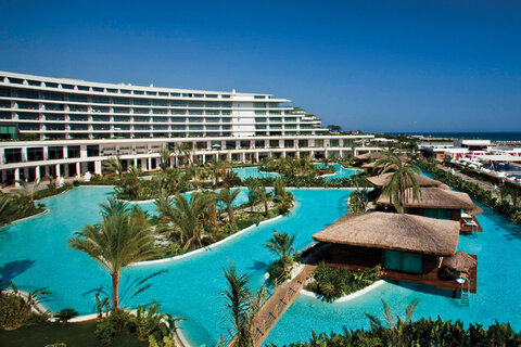 Maxx Royal Golf & Spa в Белеке предлагает гостям размещение в номерах или на виллах