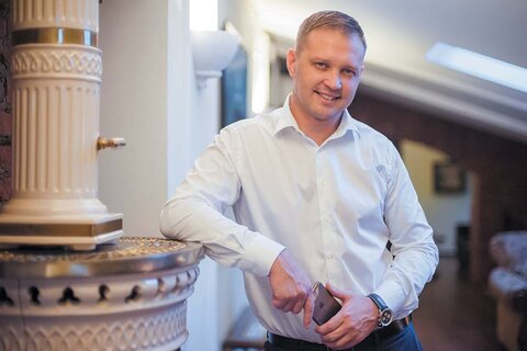  Сергей Бульзов уверен: когда на рынке происходят события, негативно влияющие на различные отельные показатели, стоит оценивать ситуацию с холодной головой и не торопиться снижать цены. 