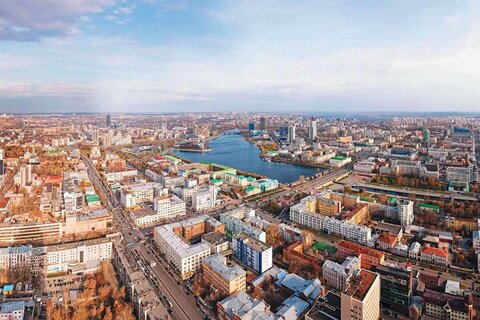 Как показал пример Екатеринбурга, мало просто построить современные отели и обеспечить их загрузку на время проведения такого события международного уровня, как саммит ШОС. Не менее важно дать им «вторую жизнь» уже после того, как разъедутся высокие гости