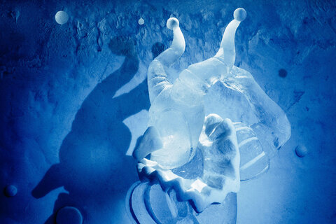 Ледяные скульптуры в Icehotel 365