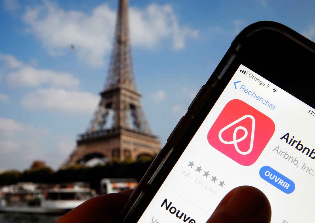 Хозяева с Airbnb «сливают» личную информацию гостей в сеть