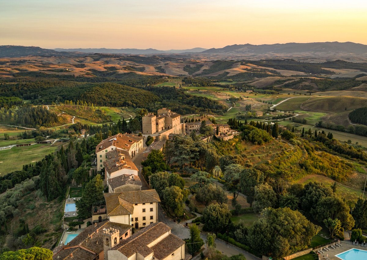 Toscana Resort Castelfalfi предлагает гостям шефство над виноградником или оливковой рощей