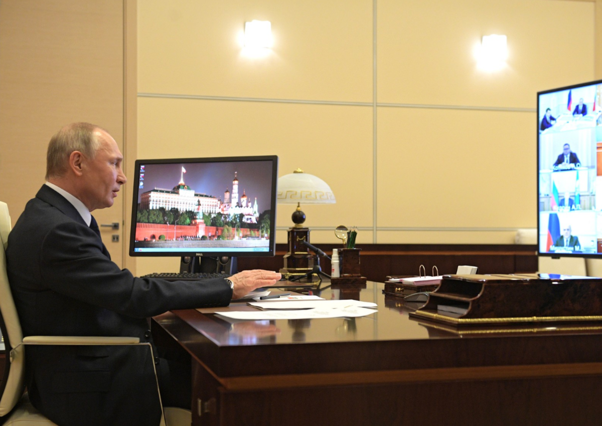 Путин поручил оказать безвозмездную помощь малому и среднему бизнесу