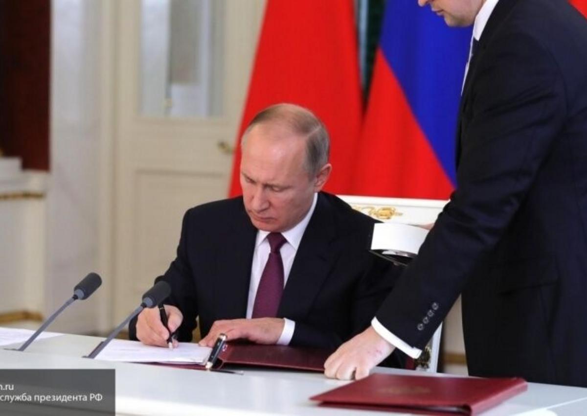 Путин подписал закон о поддержке бизнеса и граждан в условиях пандемии COVID-19