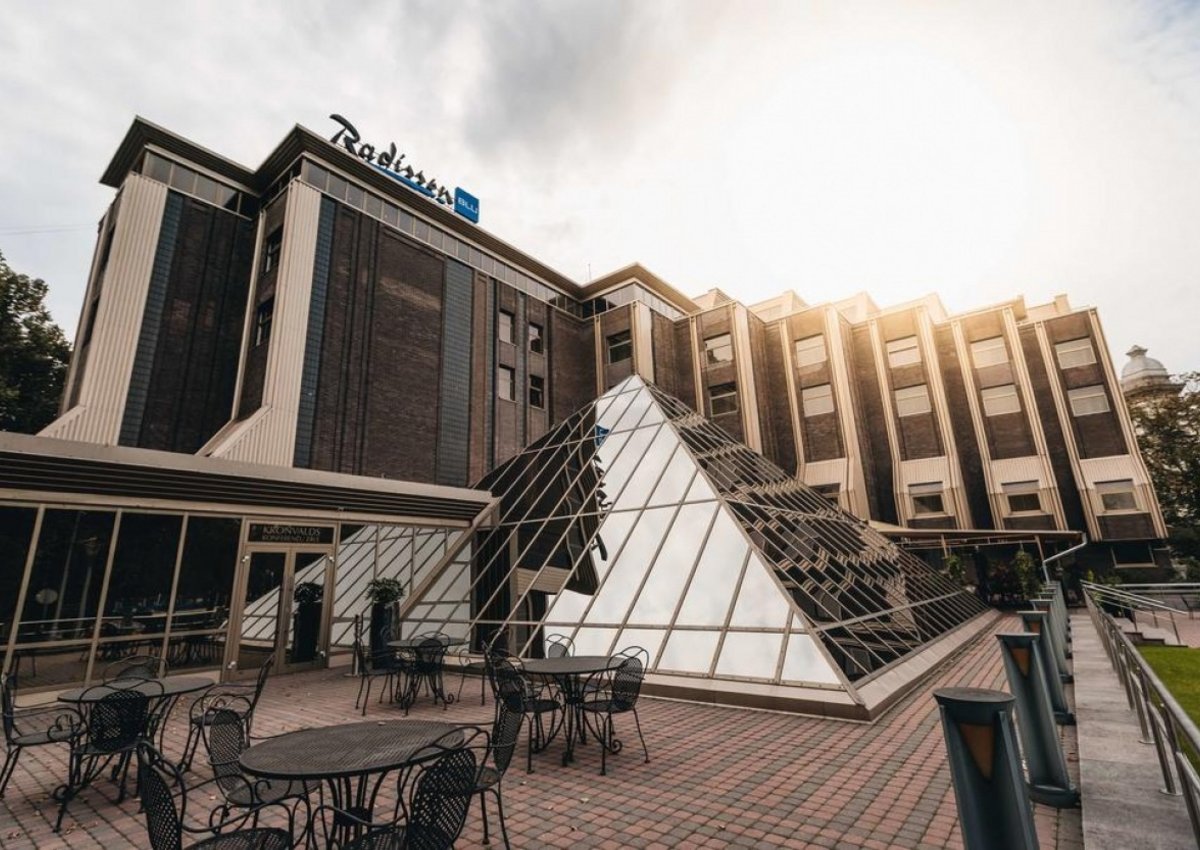 В Латвии сеть Radisson Blu сокращает число сотрудников всех своих гостиниц