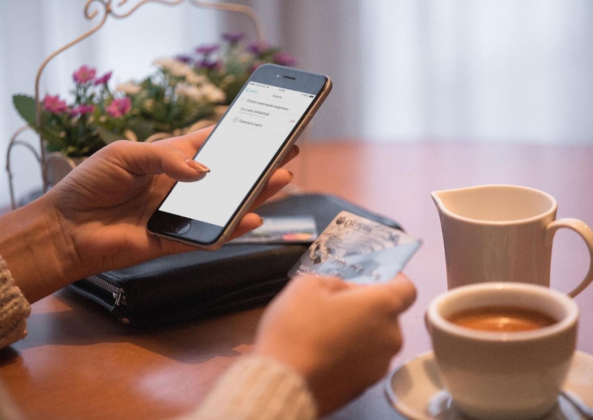 Visa запустила в ресторанах голосовую оплату через «Алису»