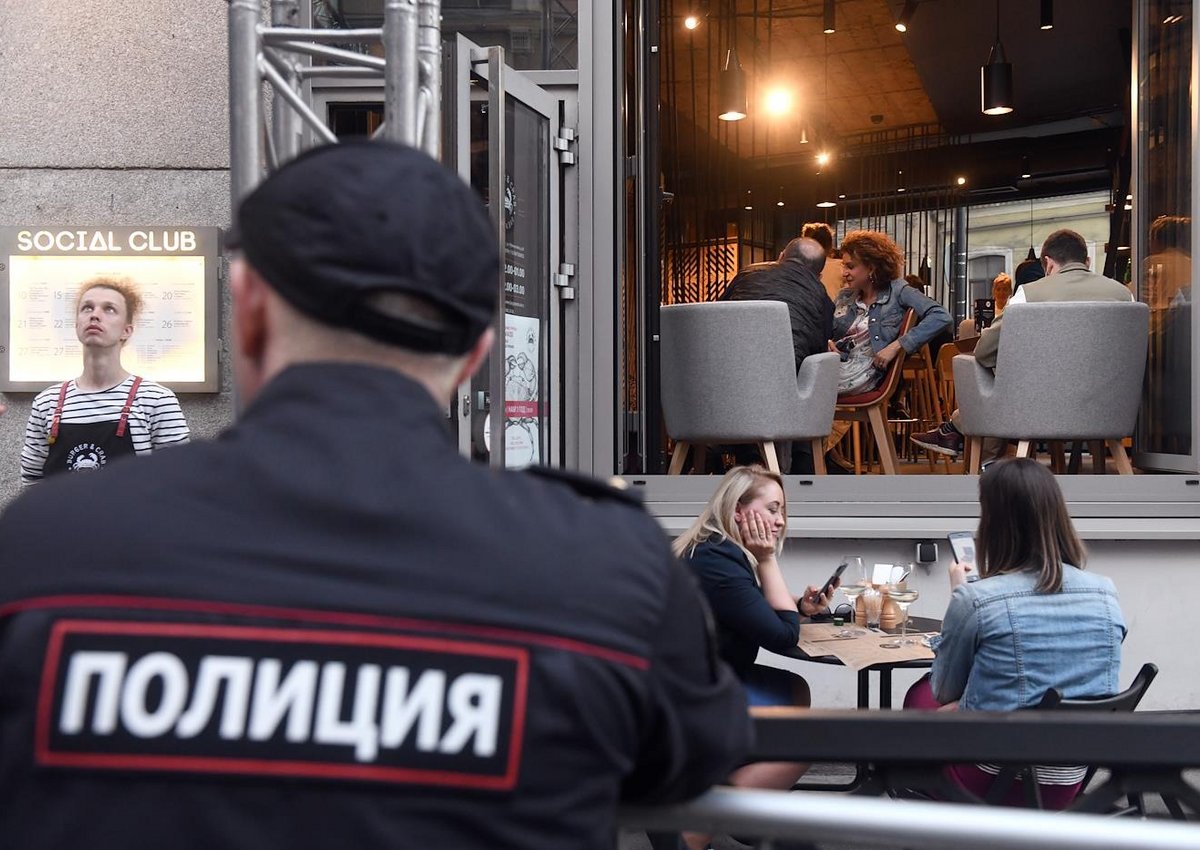 Республика Рубинштейна. На барной улице начался эксперимент по саморегулированию