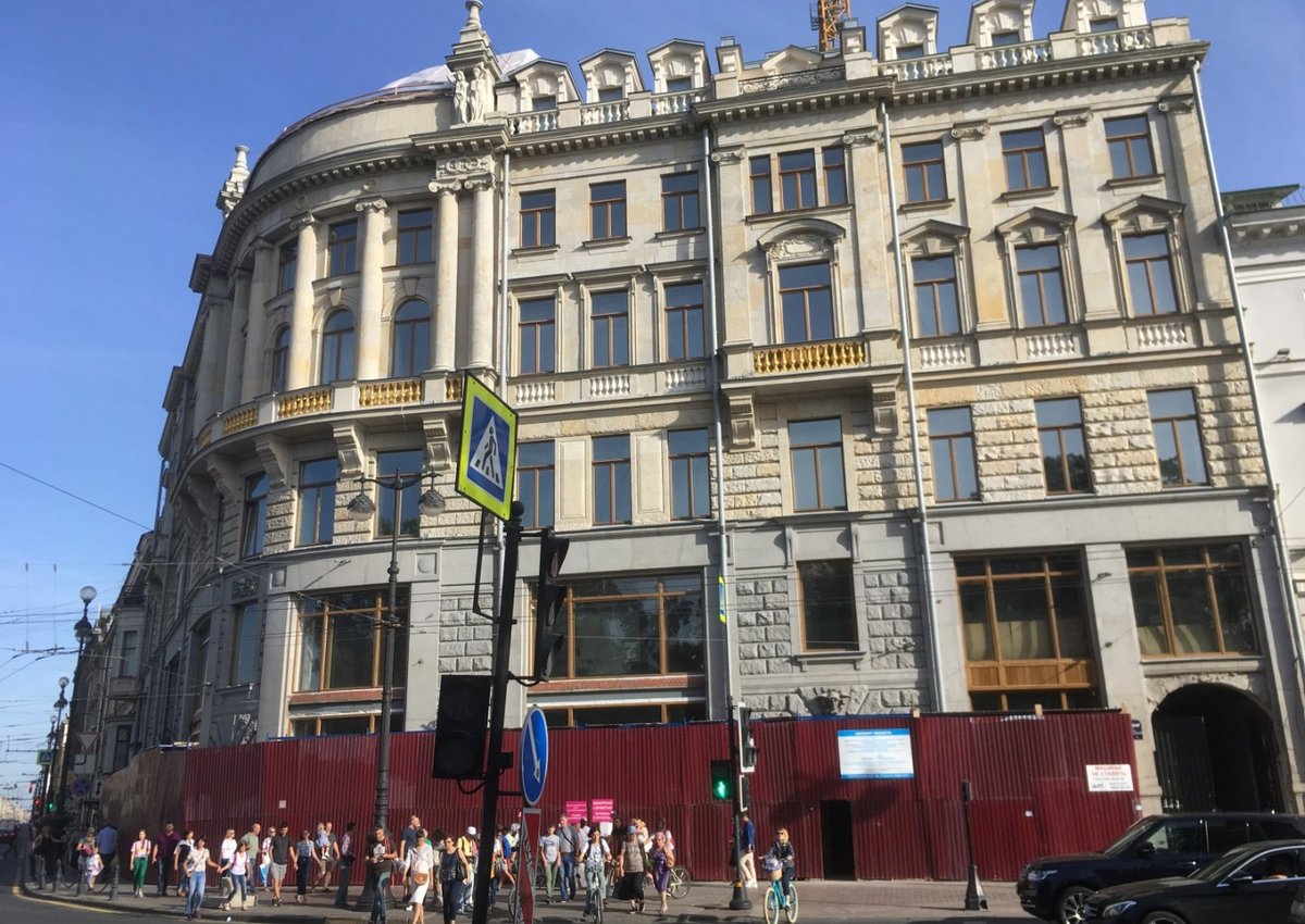 Первые на Невском: БЦ с видом на Дворцовую будут сдавать вместо продажи