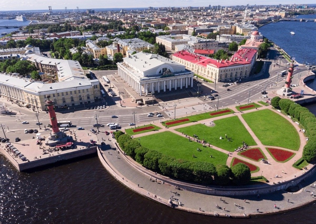 Санкт-Петербург лидирует среди не южных направлений для путешествий с кешбэком