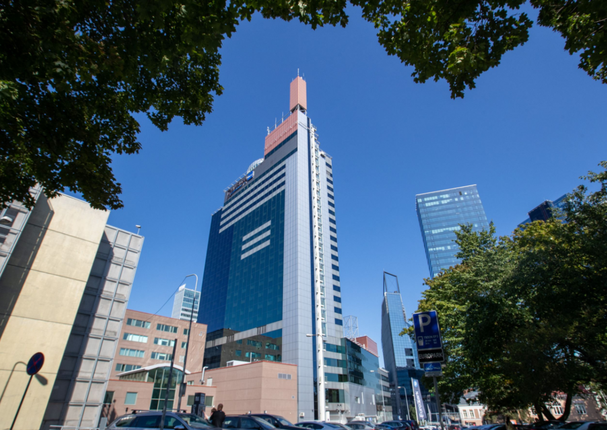 Отель Radisson Blu Sky в Таллинне закрывается, сотрудников увольняют
