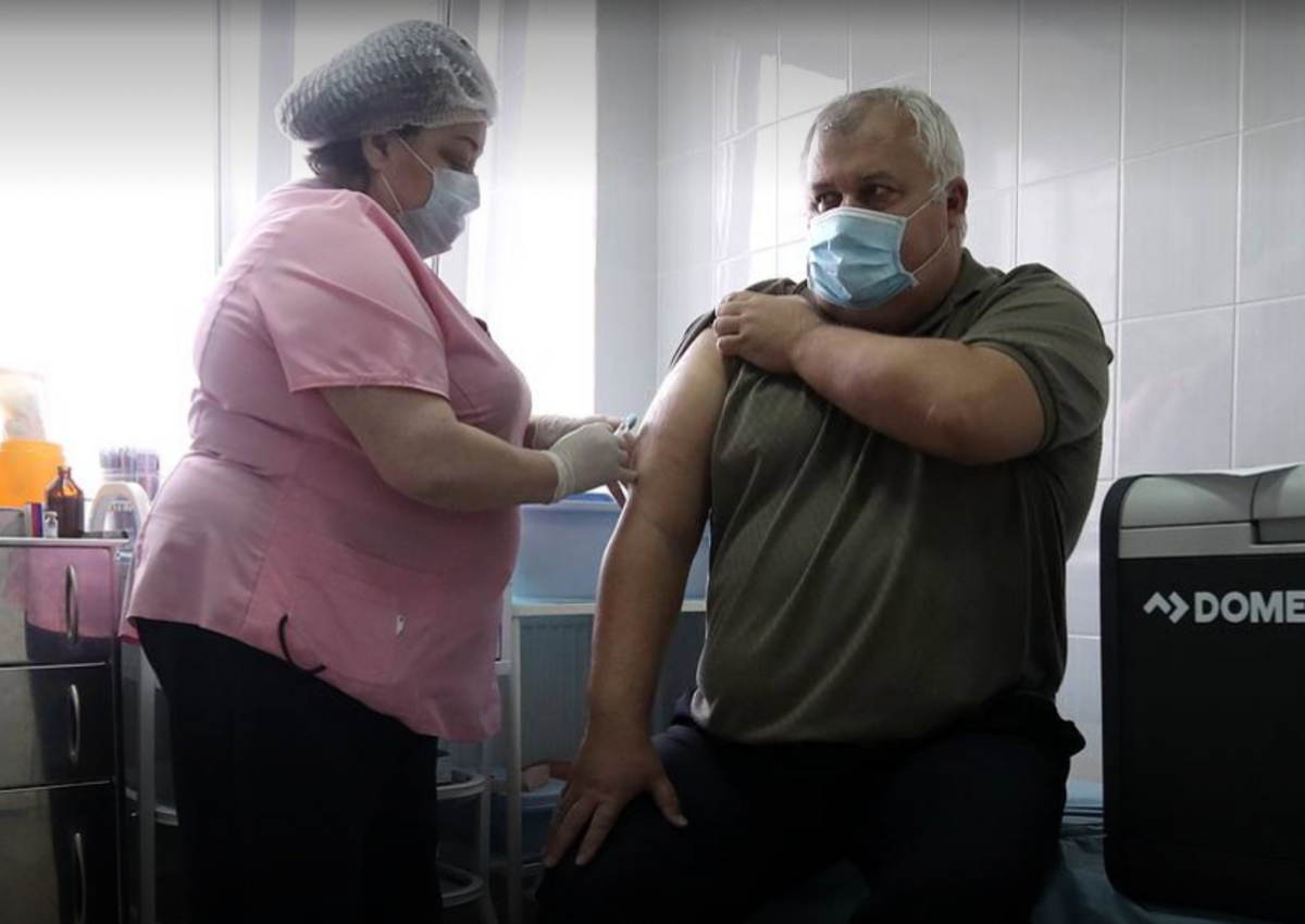 Начинается вакцинация от COVID-19. Как это будет?