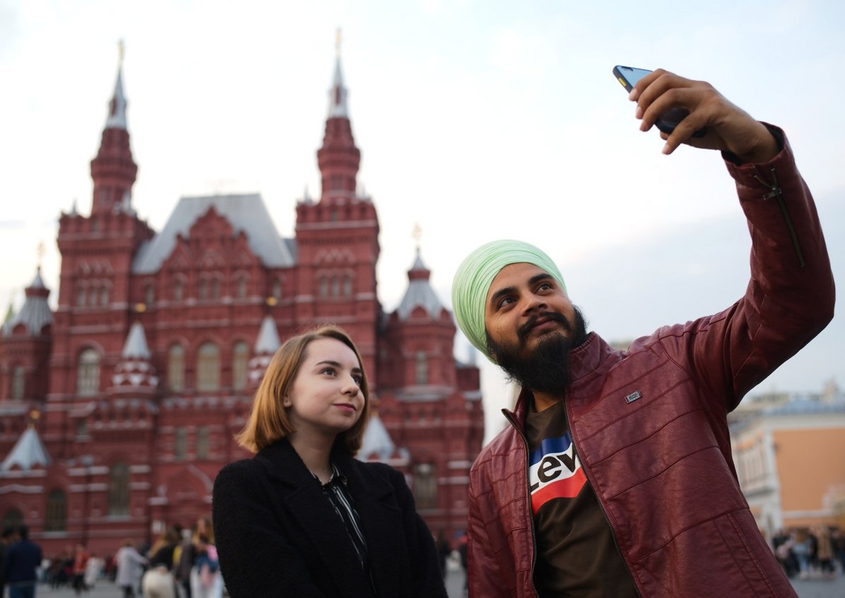 Иностранные туристы начали возвращаться в Россию