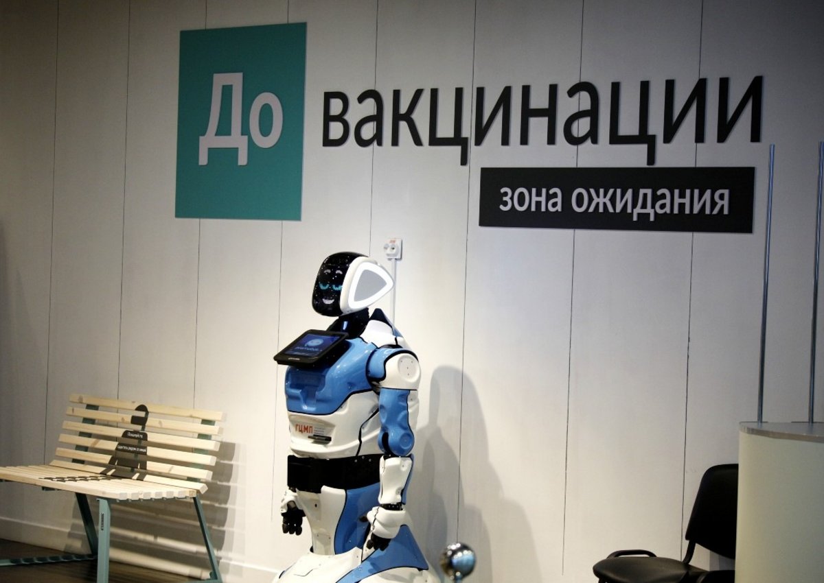 Петербургские работодатели смогут увольнять антиваксеров, но если найдут