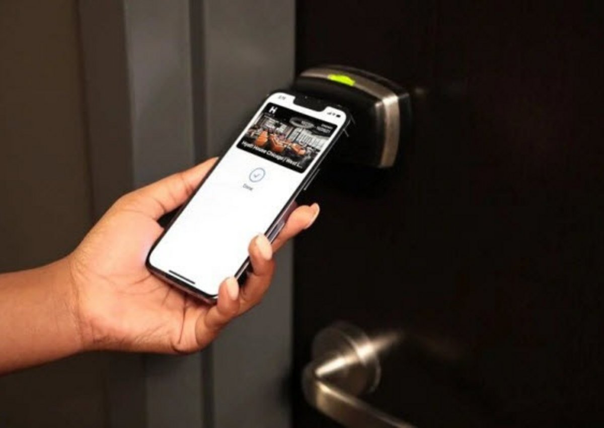 Отпирать дверь номера в отелях Hyatt можно с помощью iPhone