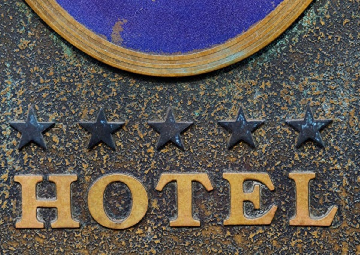 Сети InterContinental и Marriott приостановили инвестиции в России