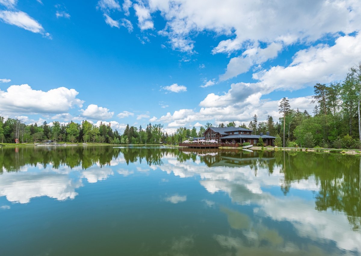 Cosmos Collection Izumrudny Les Hotel стал лауреатом премии TOP100AWARDS