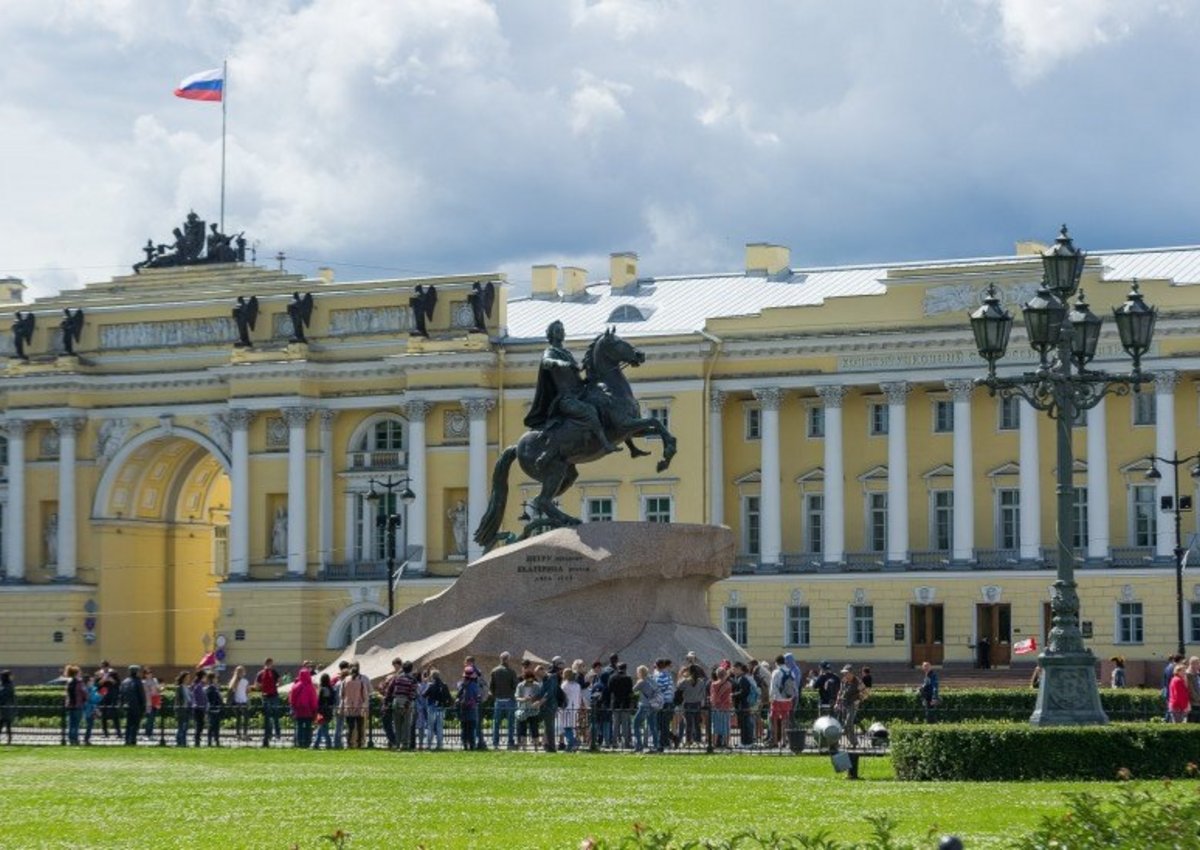 Доходы от туризма в России в 2022 году сократятся в 2,5 раза. Как это отразится на апарт-отелях
