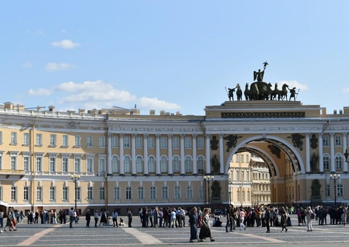 В Санкт-Петербурге готовят красную дорожку для туристов из дружественных стран