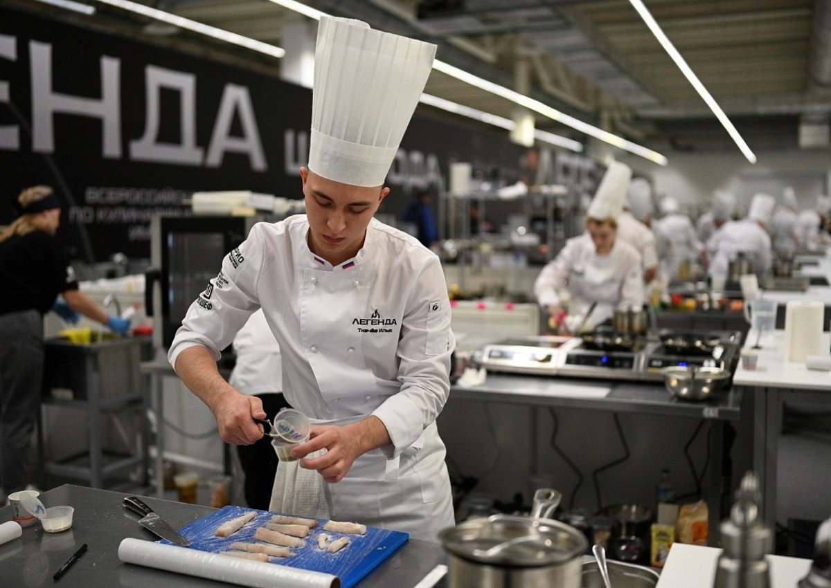 Калининградский студент стал победителем всероссийской олимпиады по кулинарному искусству и сервису