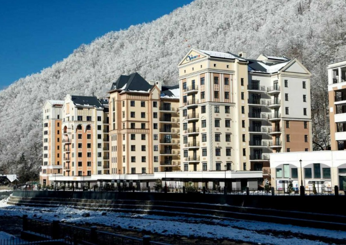 Часть гостиничных объектов курорта 