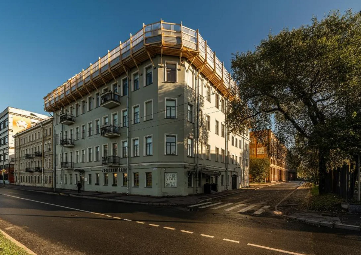 Семья владельца киносети «Мираж-Синема», купившая здание хостела на Выборгской набережной, вынуждена отстаивать права в суде