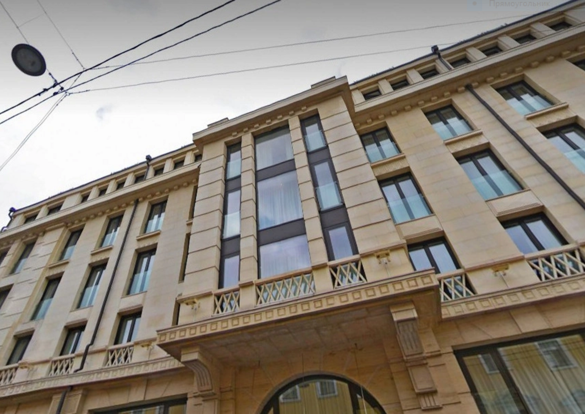Владельцами пятизвездочного отеля Sofitel в Петербурге стали партнеры семьи вице-премьера Дениса Мантурова