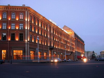 В 2012 году на гостиничном рынке Санкт-Петербурга введут 1,5 тыс. номеров