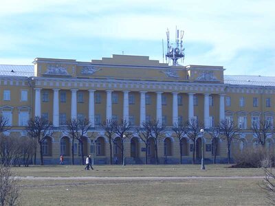 В октябре суд Петербурга вынесет решение по законности предоставления здания на Марсовом поле под отель