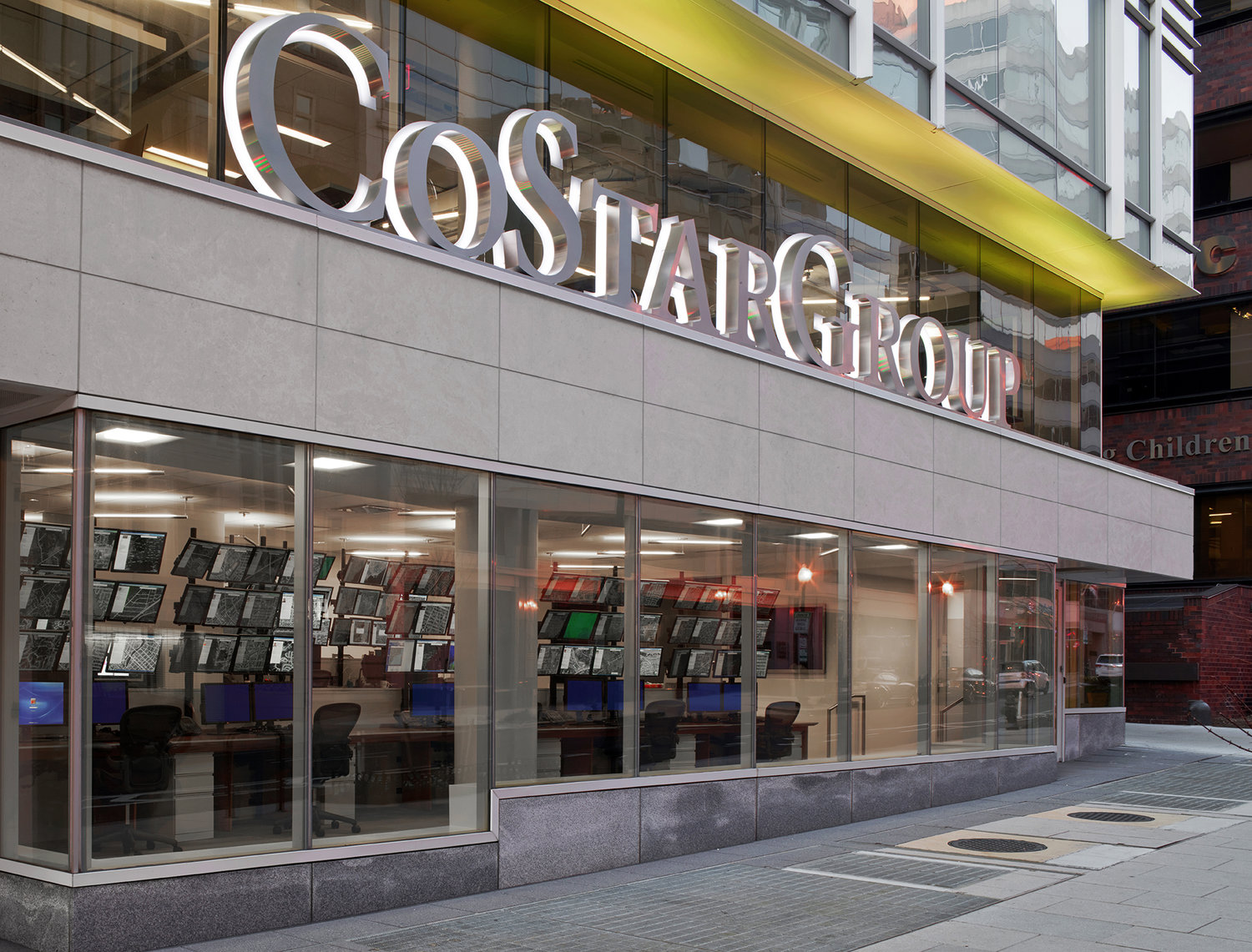 CoStar приобретает STR
