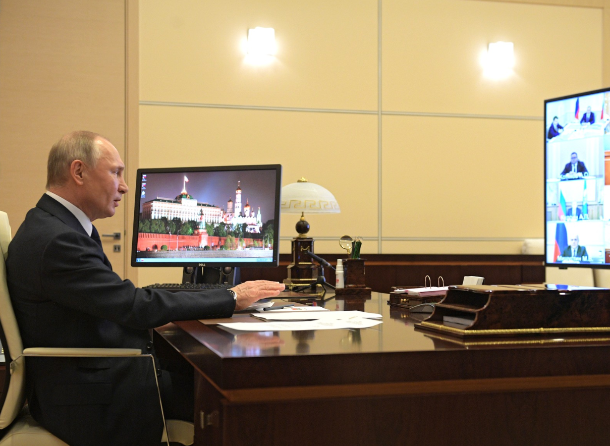 Путин поручил оказать безвозмездную помощь малому и среднему бизнесу