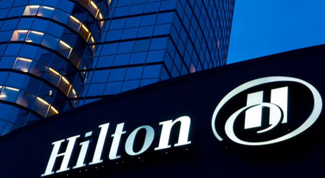 Hilton объявила о приостановке работы почти 16% своих отелей в мире