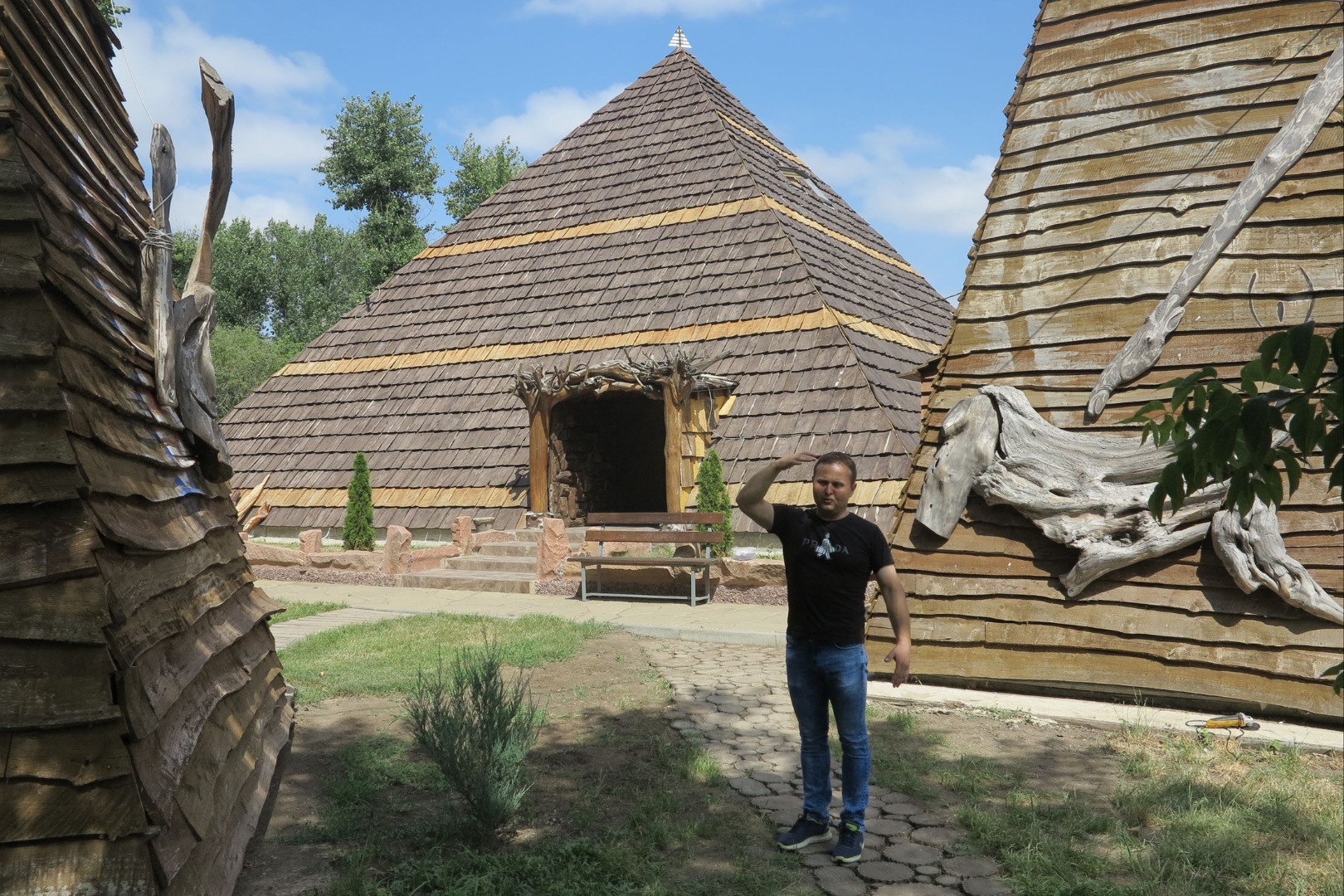 Ростовские фермеры создали для туристов уникальный эко-парк с гостиницей