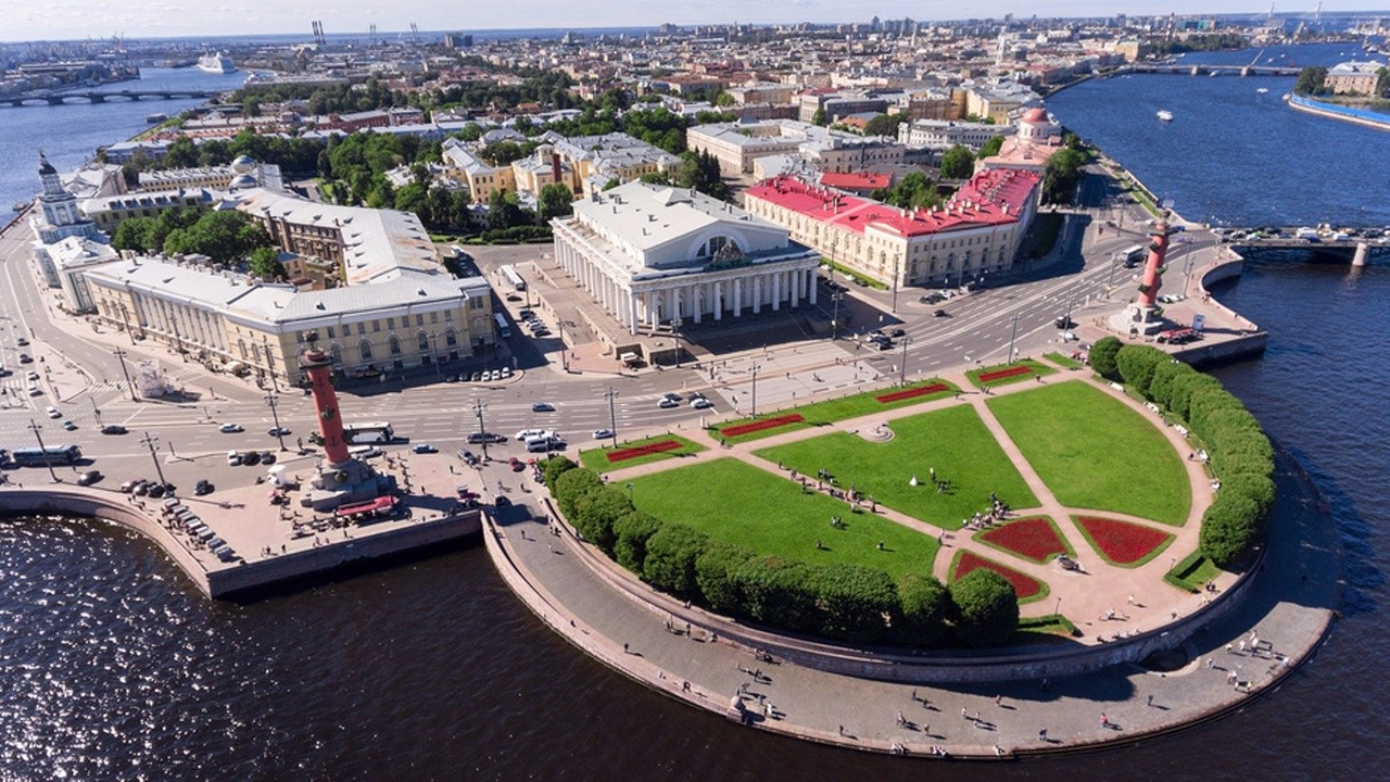 Санкт-Петербург лидирует среди не южных направлений для путешествий с кешбэком