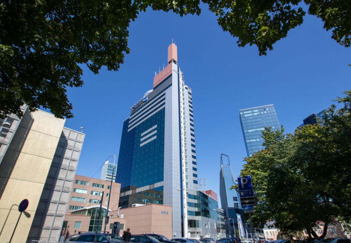 Отель Radisson Blu Sky в Таллинне закрывается, сотрудников увольняют