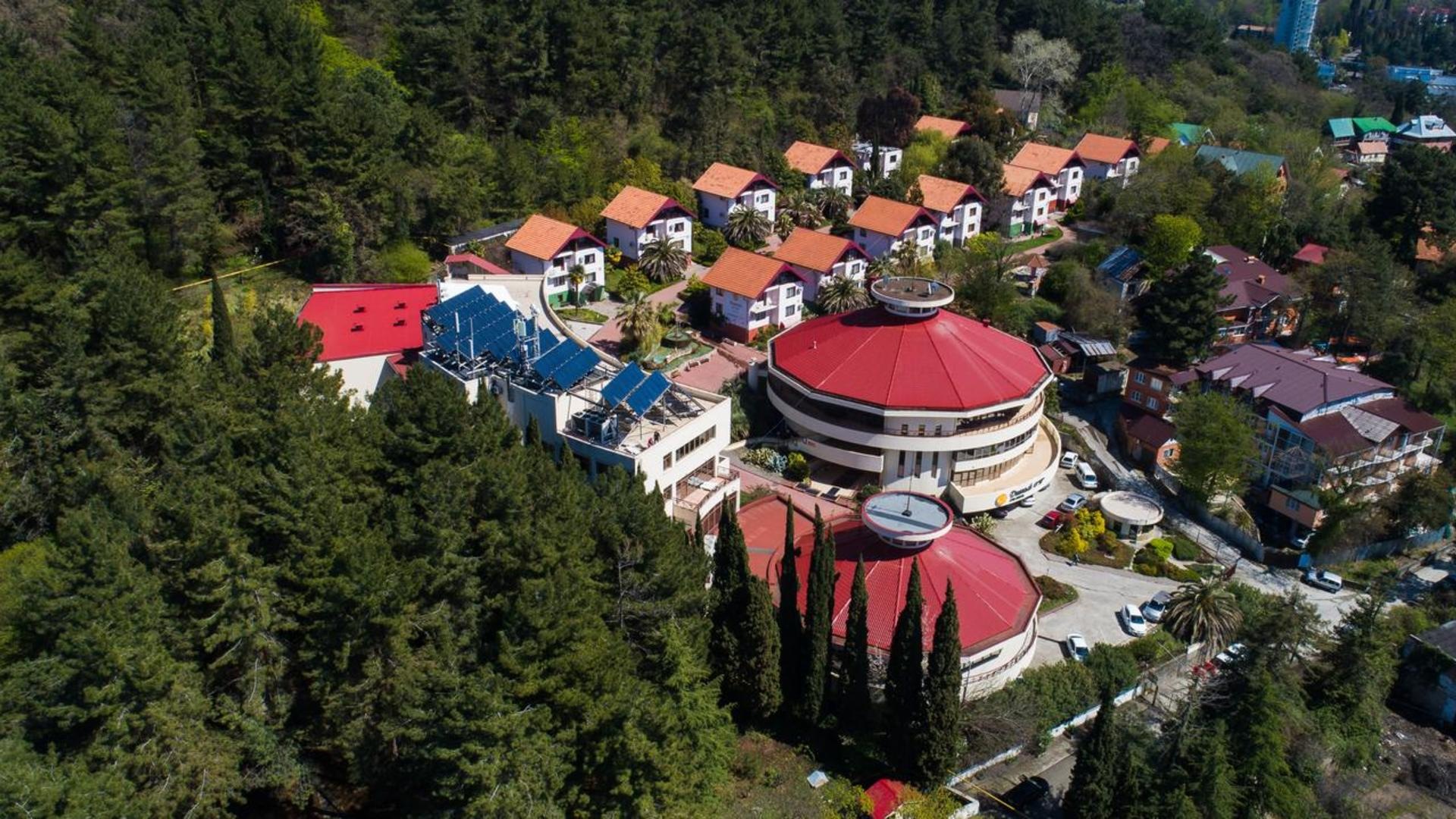 В Сочи комплекс зданий SPA-отеля «Русский дом Дивный» продан за 436 млн рублей