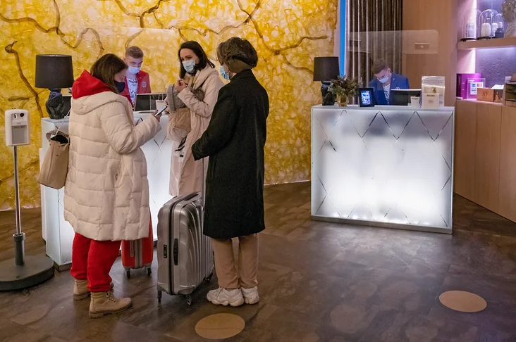 С Booking.com вычитается. Российский гостиничный бизнес получил налоговые послабления