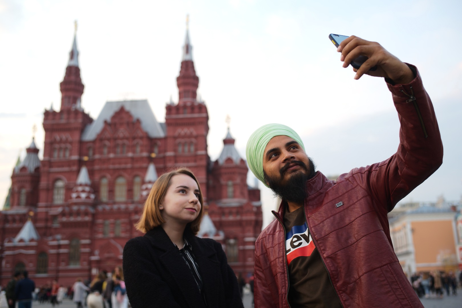 Иностранные туристы начали возвращаться в Россию