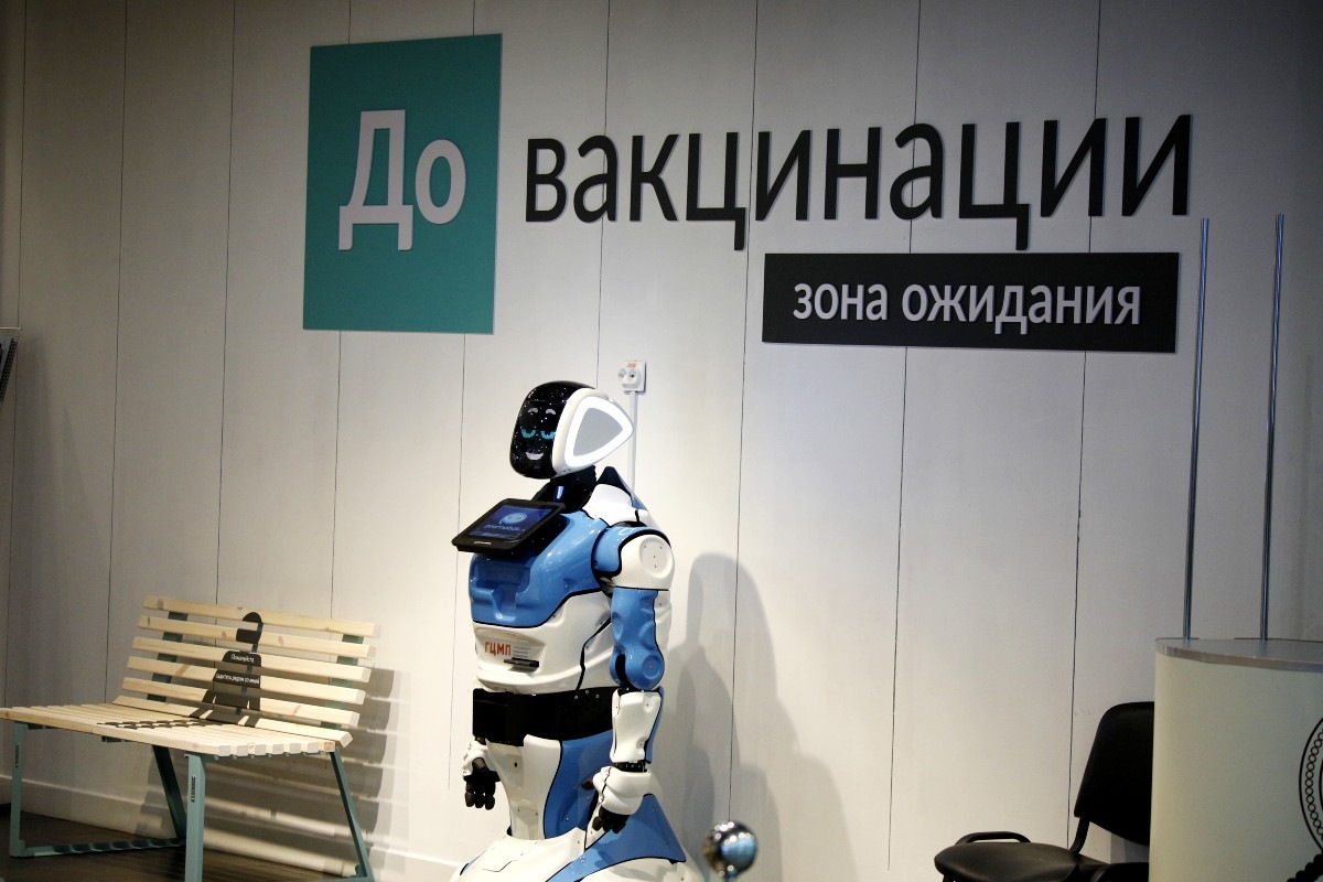 Петербургские работодатели смогут увольнять антиваксеров, но если найдут